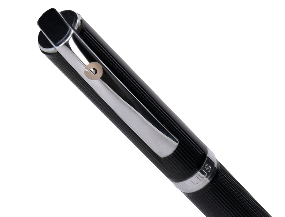 CANETA E ESTOJO BELIUS TURBO ALUMINIO TEXTURA PONTILHADO DESENHO PRETO E PRATEADO TINTA AZUL CAIXA DESIGN