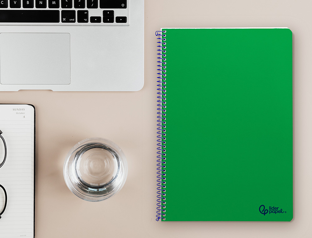 CADERNO ESPIRAL LIDERPAPEL SMART DIN A4 CAPA SUAVE 80 F 75GR PAUTADO COM MARGEM COR VERDE