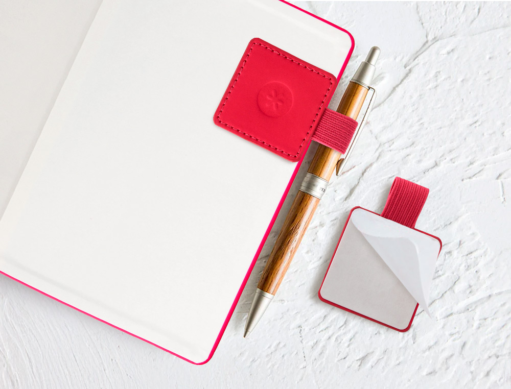 PORTABOLIGRAFO AUTOADHESIVO ANTARTIK PARA CUADERNO NOTE CON ELASTICO HASTA 15 MM GROSOR 80 MM FUCSIA 40X40 MM