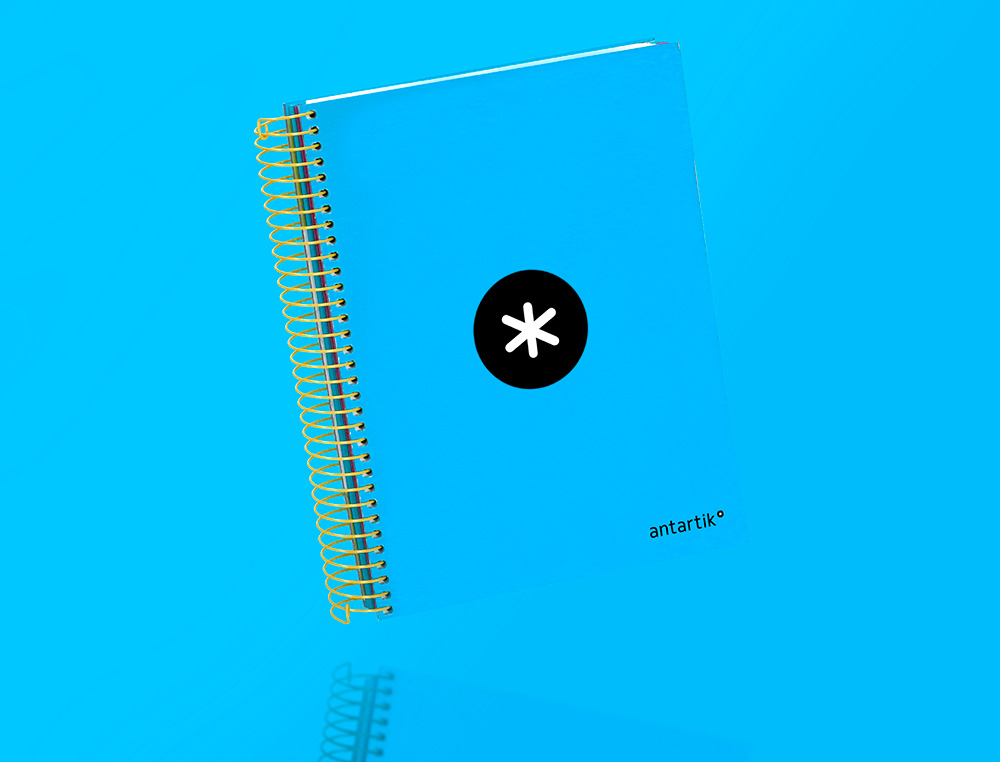 CADERNO ESPIRAL DIN A5 ANTARTIK CAPA FORRADA 120 F 100 GR QUADRICULA 5 MM 5 BANDAS DE CORES COR AZUL